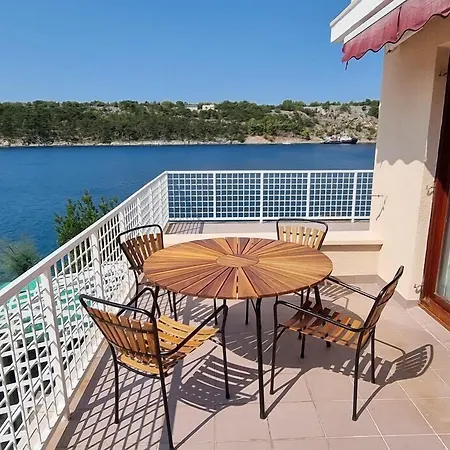 Riva 3*