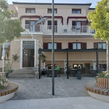 Riva Hotel
