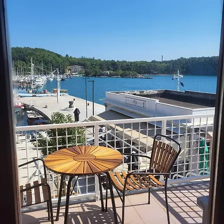 Riva Szálloda 3*
