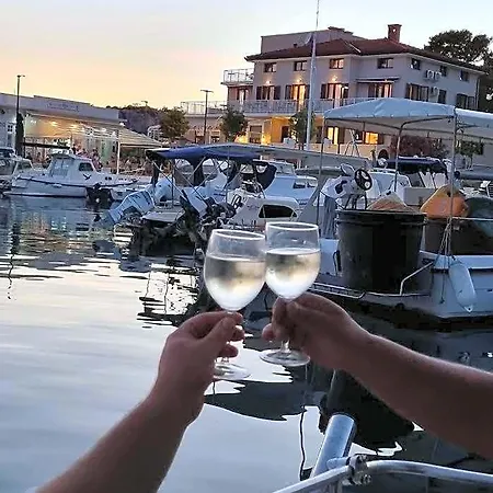 Riva Hotel
