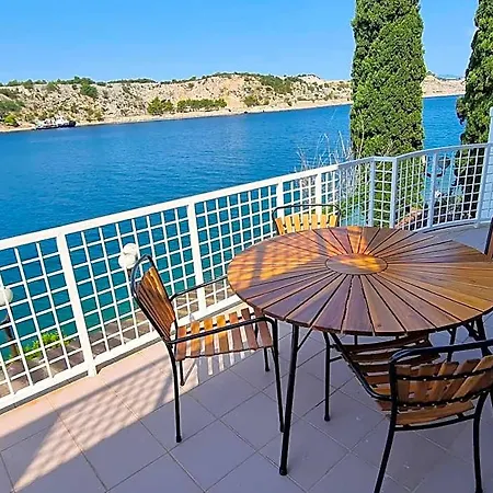Riva 3*