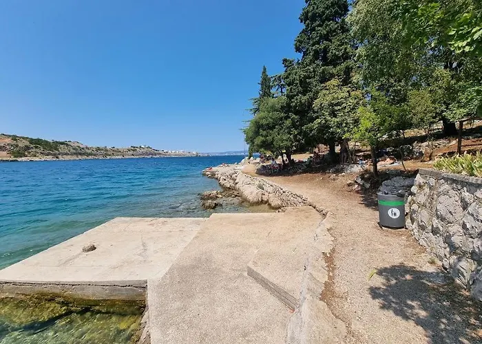 Riva 3* Omisalj