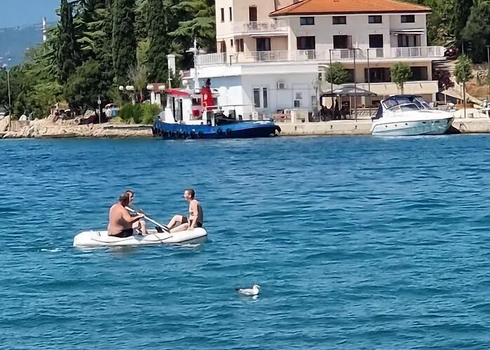 Riva 3* Omišalj